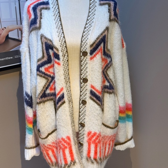 Cozy Multicolor Star Patterned Cardigan - Picture 2 of 16